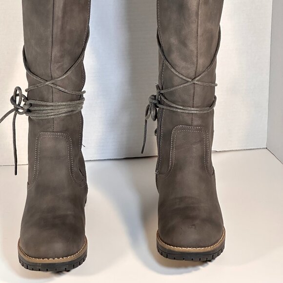 LADIES SIZE 8 GRAY BOOTS - Picture 1 of 16